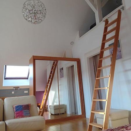 Loft Sur La Bievre Apartman Bievres Kültér fotó